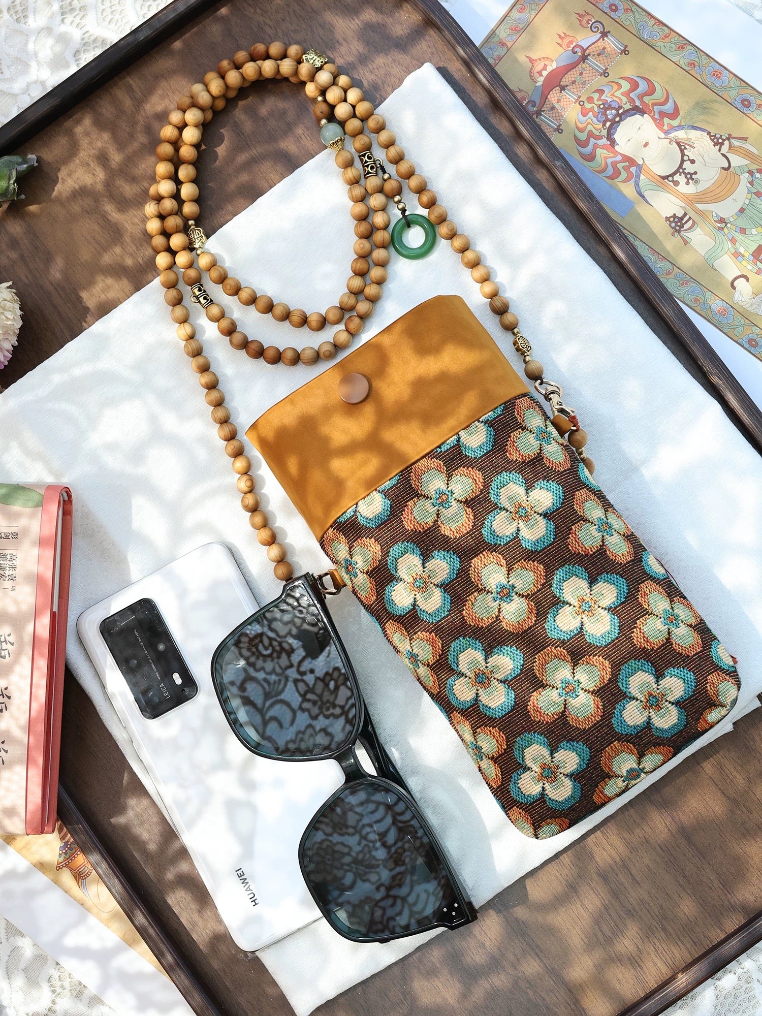 Dunhuang Floral Pattern Chinese-Style Phone Bag