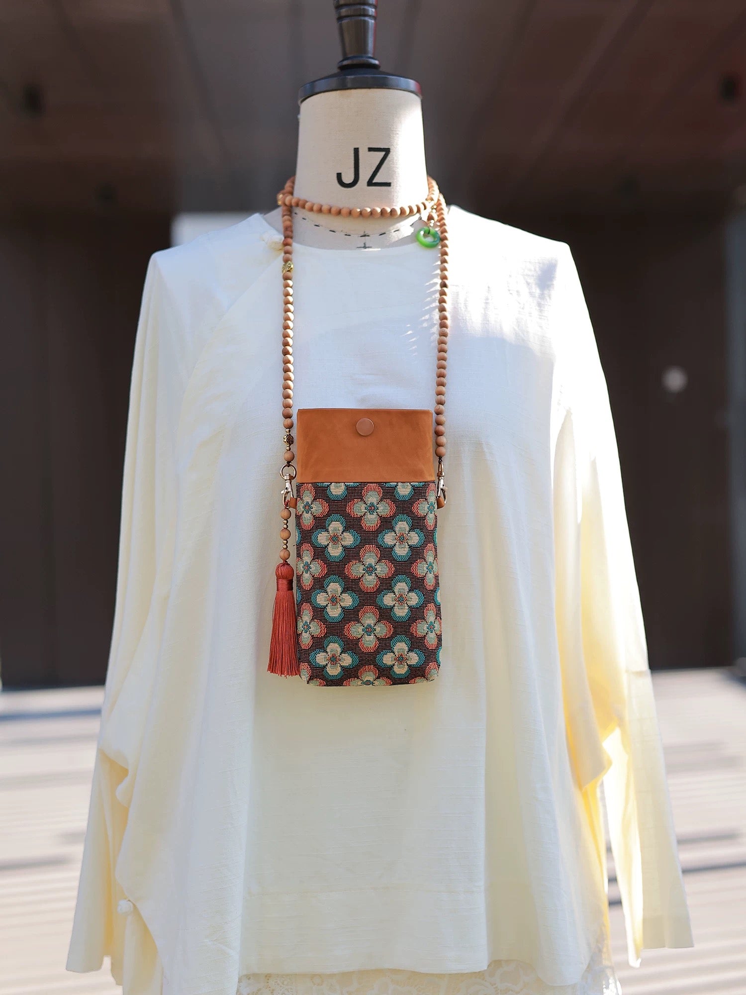Dunhuang Floral Pattern Chinese-Style Phone Bag