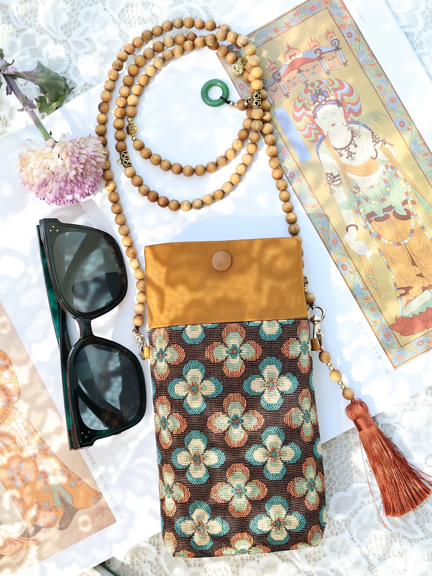 Dunhuang Floral Pattern Chinese-Style Phone Bag