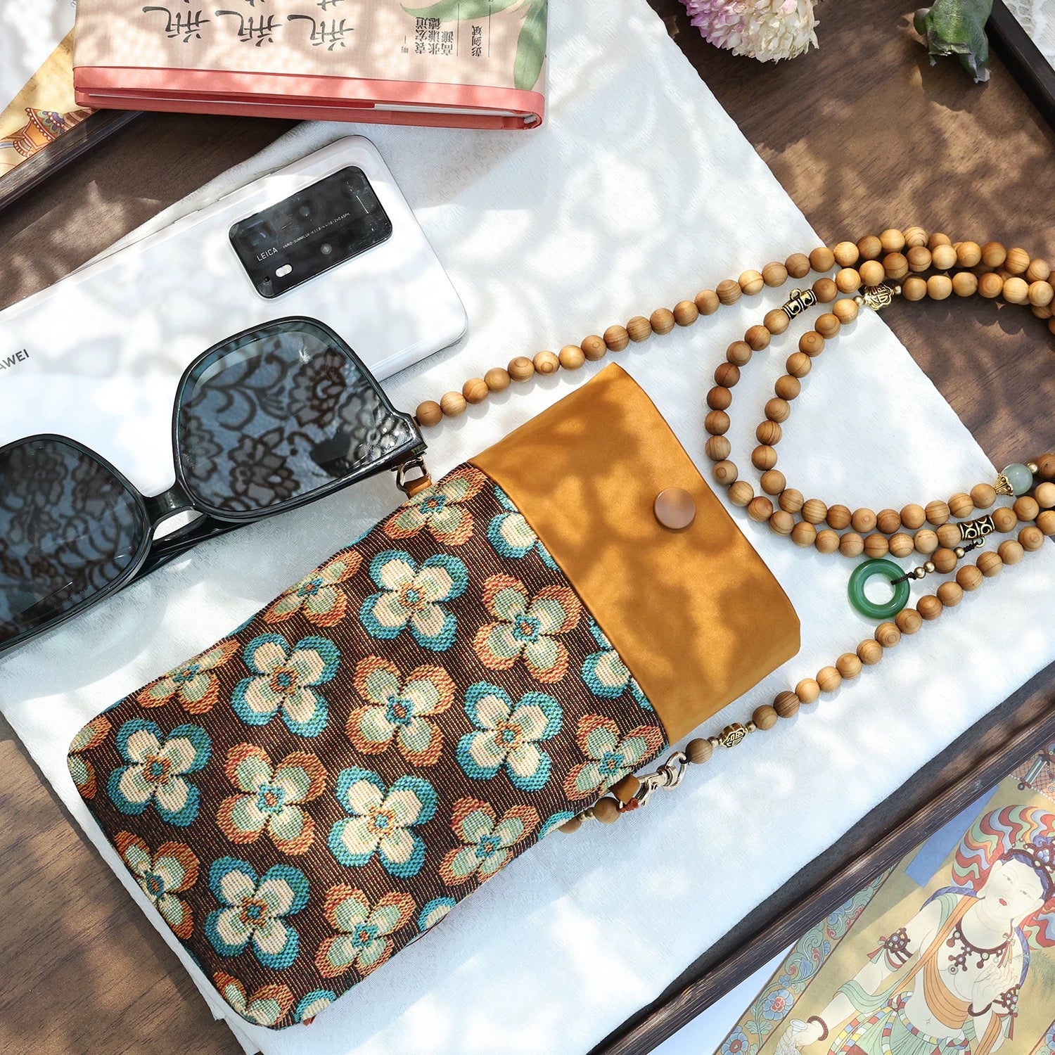 Dunhuang Floral Pattern Chinese-Style Phone Bag