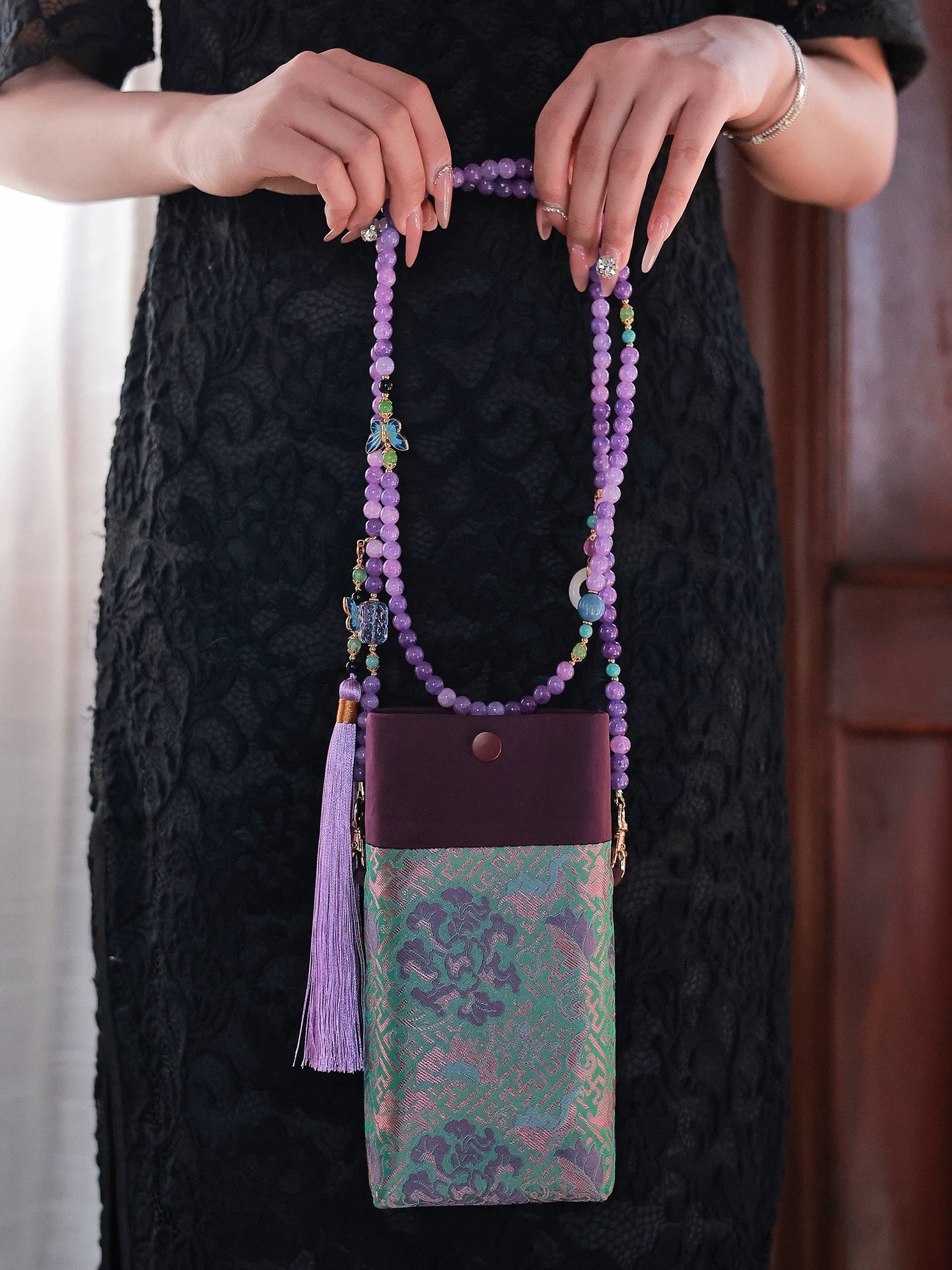 Purple Baoxiang Flower Mobile Phone Bag