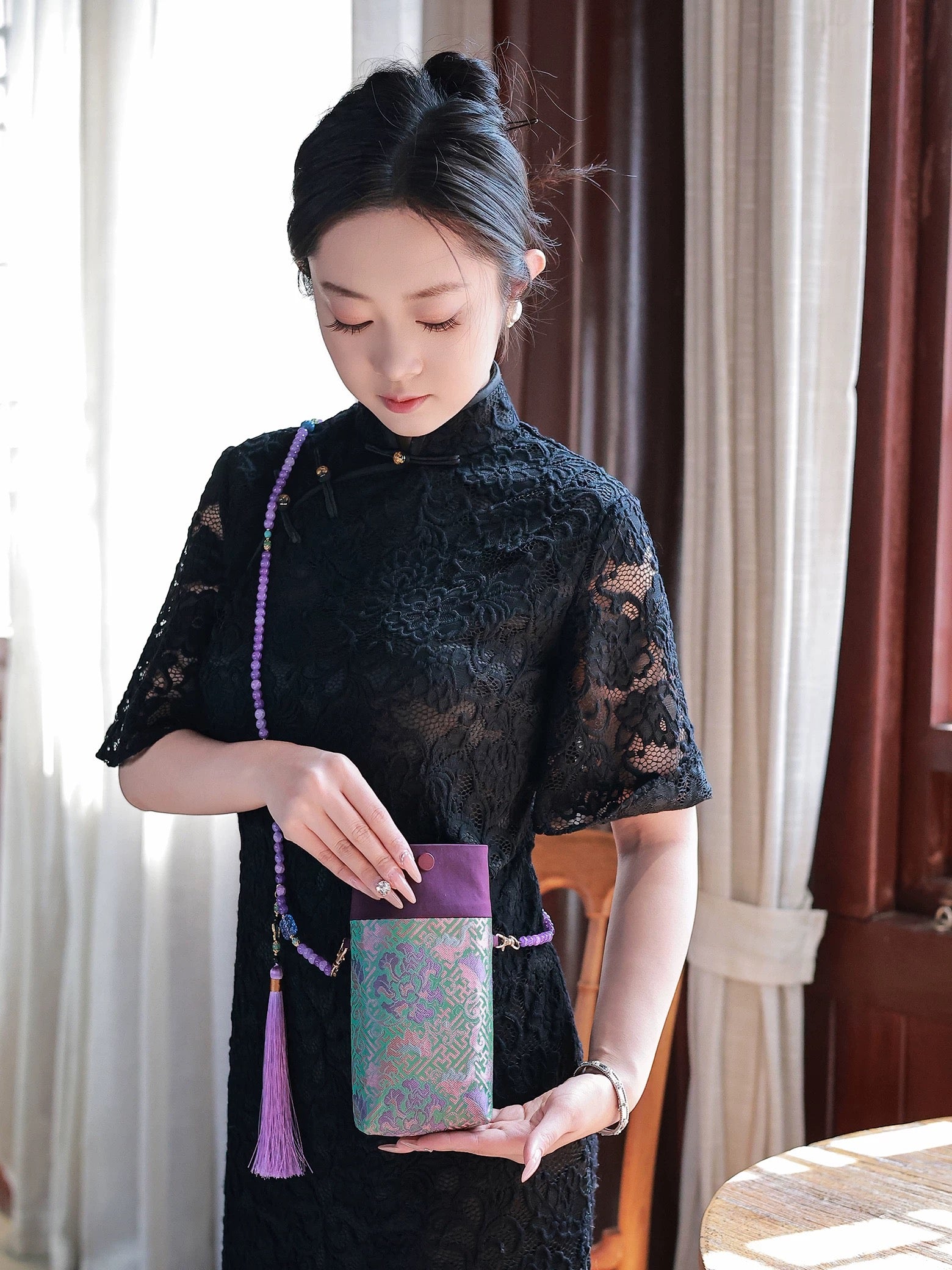 Purple Baoxiang Flower Mobile Phone Bag