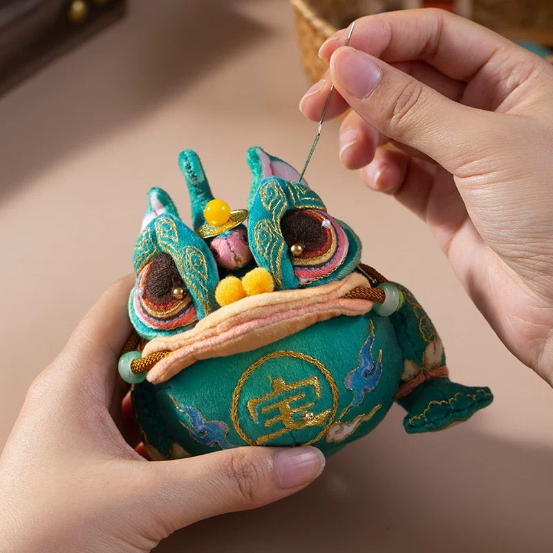 Chinese Intangible Cultural Heritage Fragrance Sachet Embroidery – Golden Toad Auspicious Ornament Material Kit