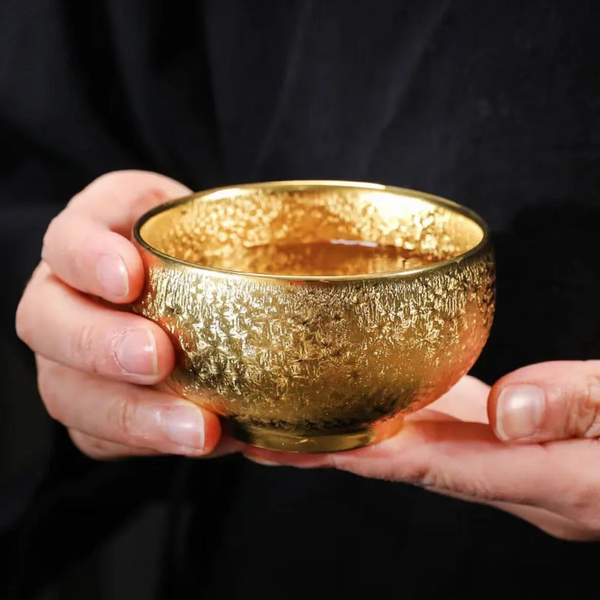 Gilded master cup + gilt-silver tea cup with diamond pattern in a paired set presented in a gift box